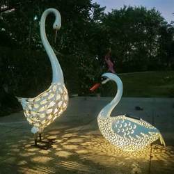 New outdoor animal sun lamp European and American garden courtyard outdoor lawn luminous iron animal iron swan