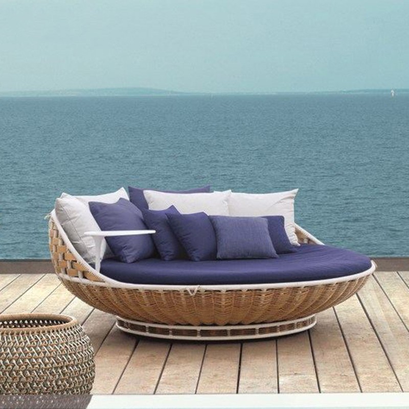 Outdoor large round bed outdoor leisure bed courtyard balcony deck chair imitation rattan beach bed rattan deck bed terrace sun bed