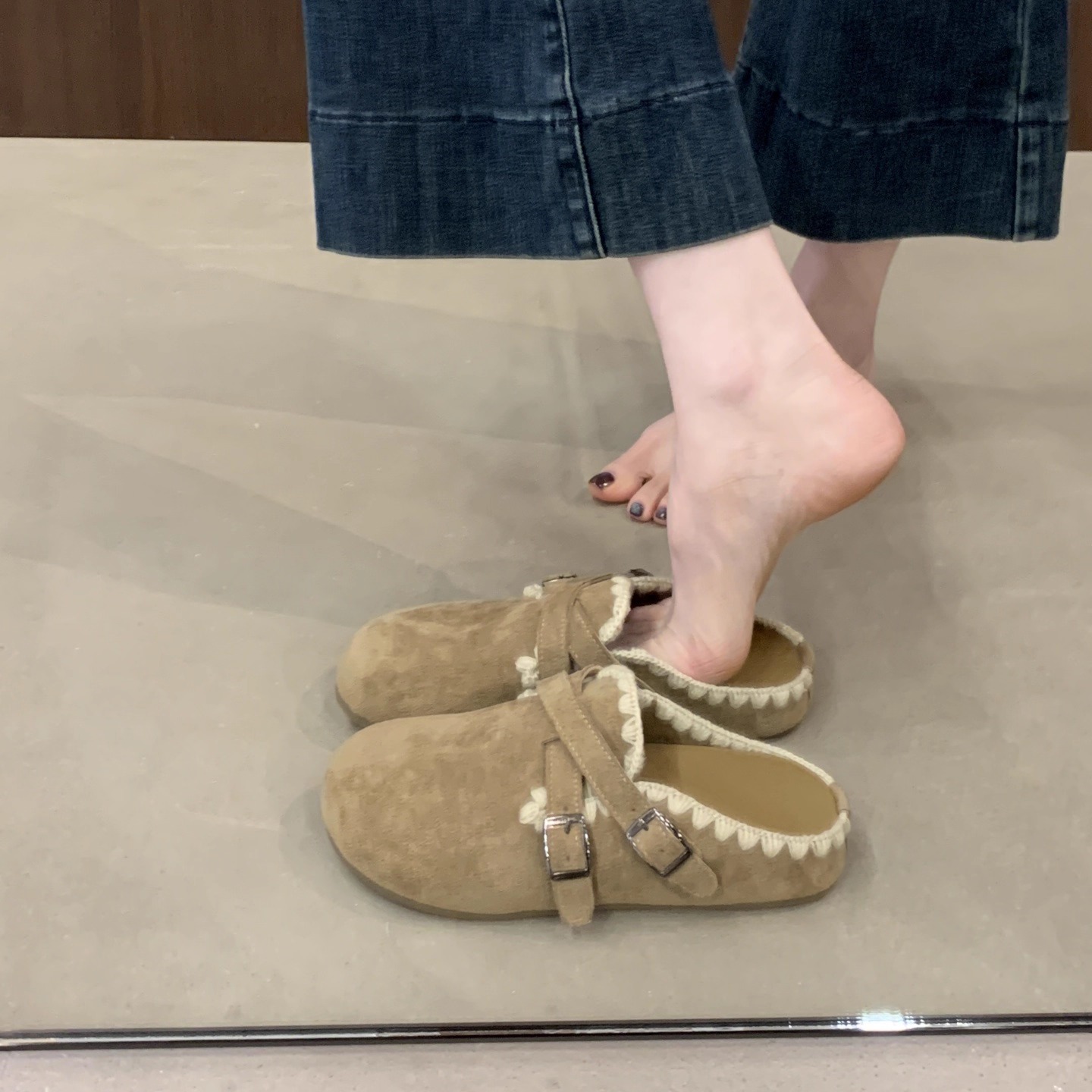 Женская обувь Birkenstock на мягкой подошве Super fire, осень 2025, новый стиль, полуботинки baotou с одной педалью, верхняя одежда, тапочки для беременных, тонкие туфли