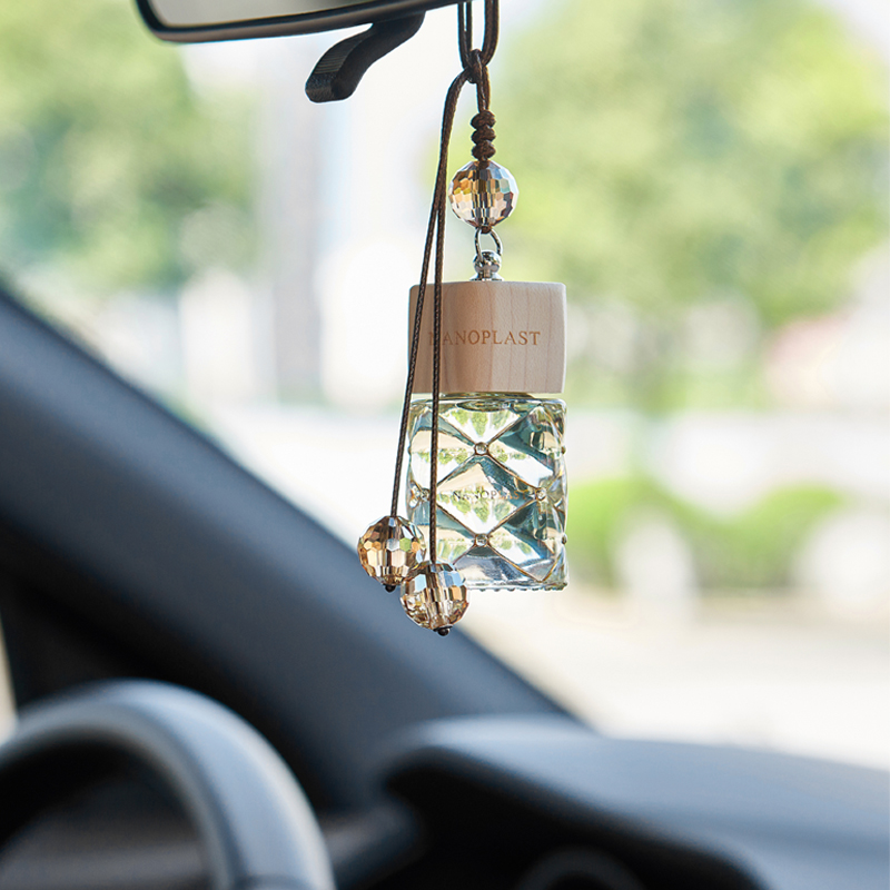 Apply the Audi Binz BMW Fragrance pendant car fragrant and persistent light and upscale rear mirror pendant adornment
