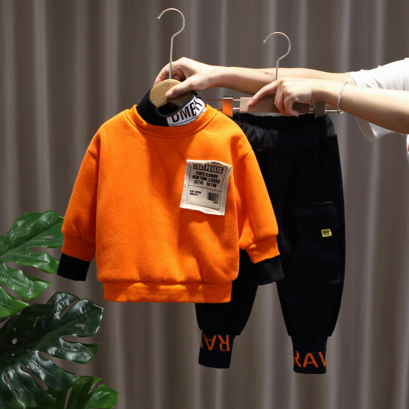 Boys' winter suit 2022 new children's net red plus velvet thickened two-piece set of children's autumn and winter clothes trend