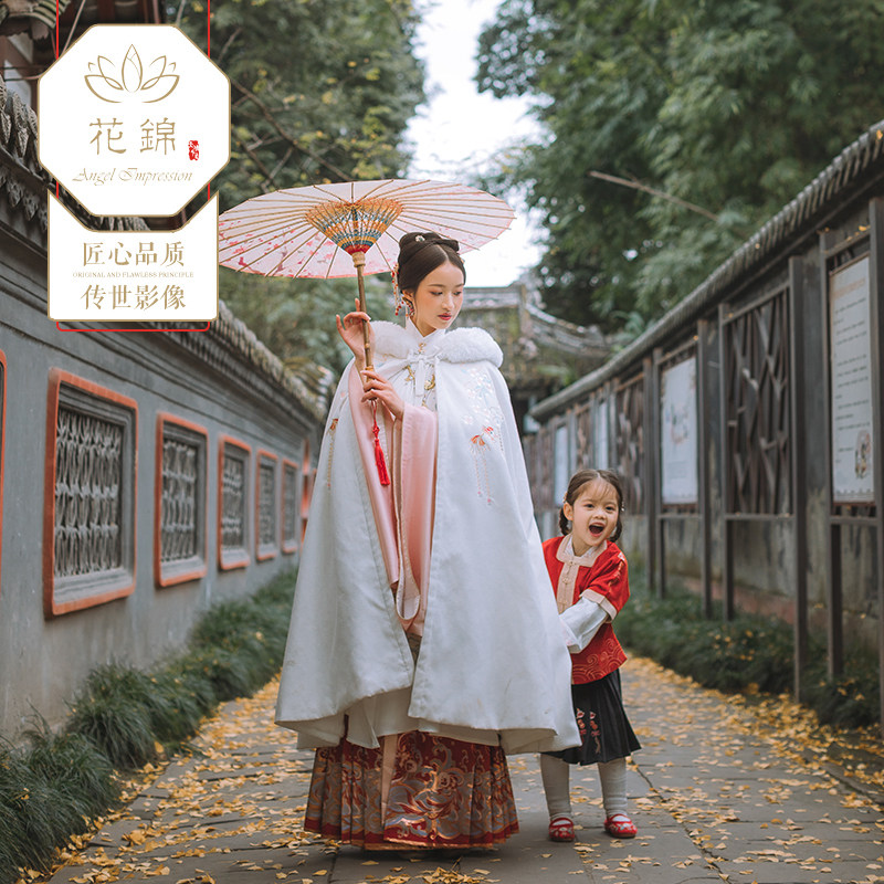 Chengdu Baby Shines Life Rizhao Ancient Costucco Antique One Year's Day Photo Parent-Child Antique Parent-Child Family Photo Children Art Photo