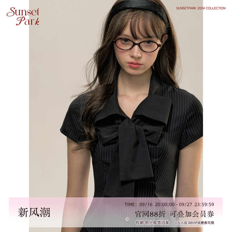 Sunsetpark Sunset Park "Art Girl" Black Striped College Bow Tie Short-Sleeved Shirt Sunsetpark Sunset Park "Art Girl" Black Striped College Bow Tie Short-Sleeved Shirt