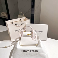 Коллекция риса белого цвета плюс покупка шелкового шарфа