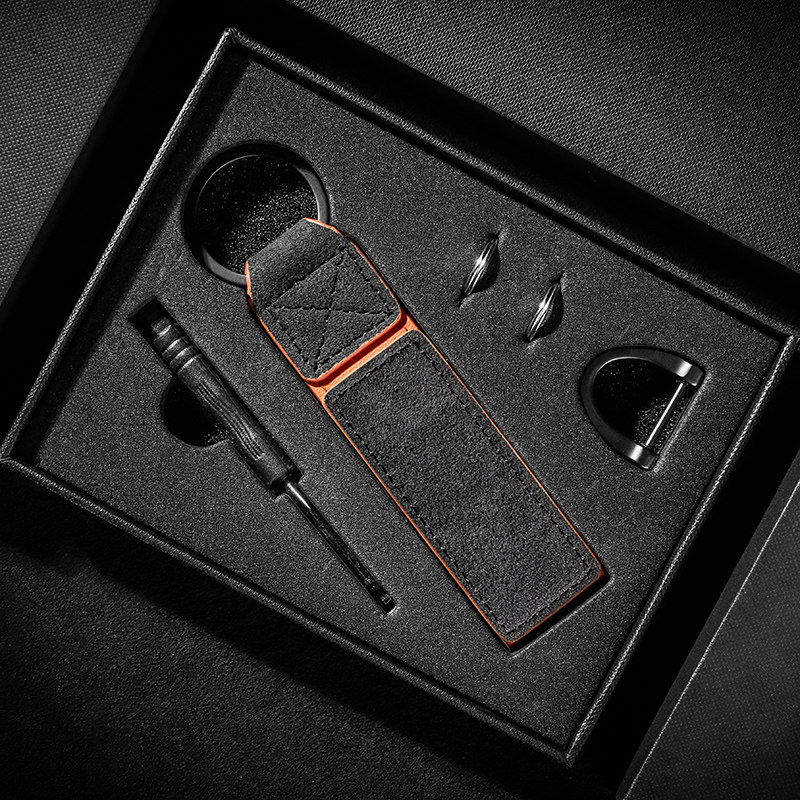 Automotive Keychain Men Leather Customized Creative Key Chain Simple High-end General Motorcycle Handling Key Set