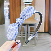 Сине -белая сеть кроличьи ухо