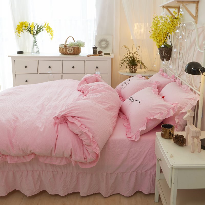 Cat Tie Girlfriend Princess Wind Powder Red four pieces Washed Cotton Embroidered Lace lace soft quilt Three-style bed set 1 5m