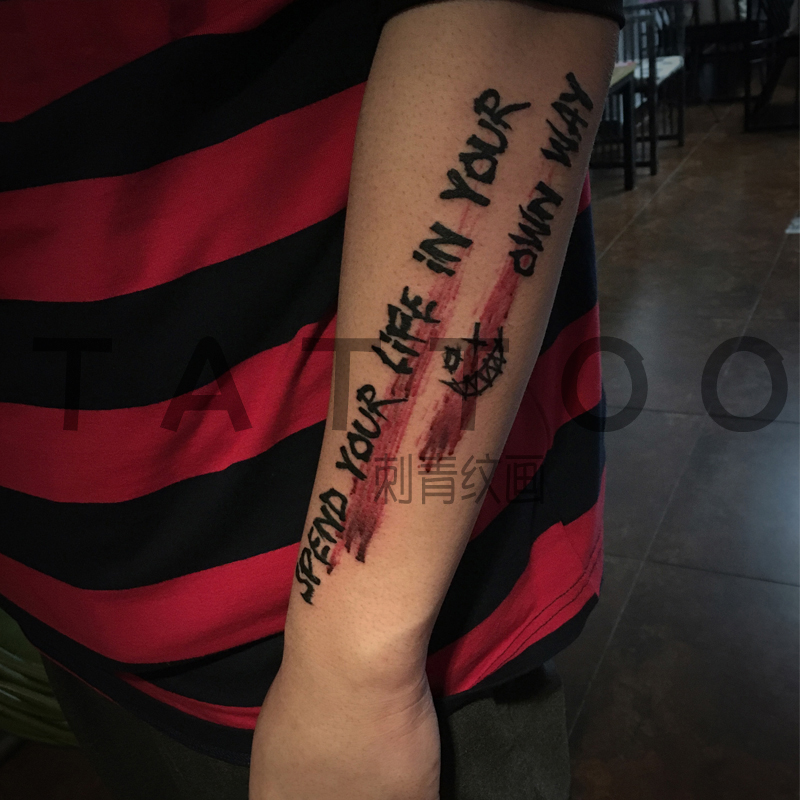 Tattoo stickers live in their own way English waterproof durable female and male tide ins dark smile arm original