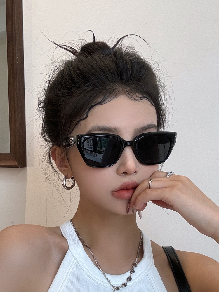猫眼墨镜女款高级感显脸小2025新款方圆脸黑色复古欧美风太阳眼镜
