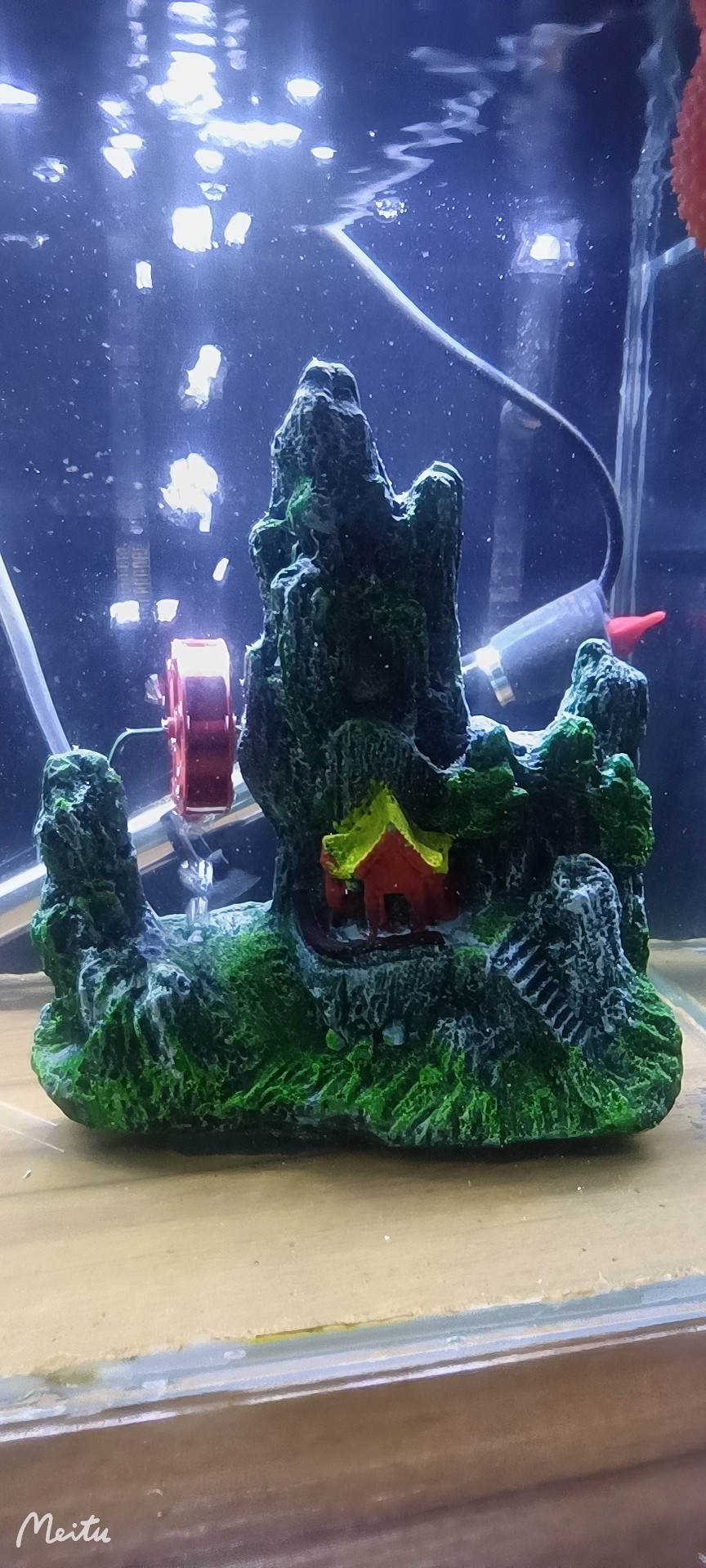 Fake Mountain View Water Grass Oxygen Head Oxygen Ornamental Fish Living Fish Tropical Fish Riostomy View.