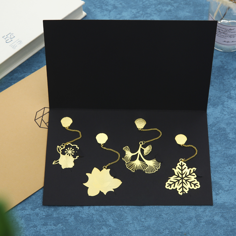 Exquisite hollow creative brass metal leaf vein bookmark Forbidden City Wenchuang small gift classical Chinese style lotus small fresh student simple and exquisite cute antique business gift custom lettering