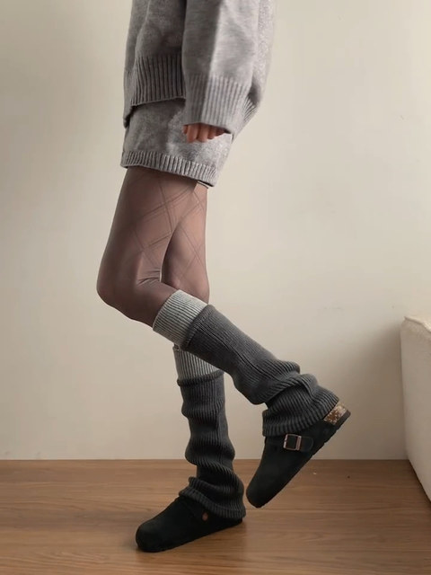 Color-Blocked Knitted Warm Leg Warmers, Calf Socks Paired with Shark Pants, Layered Slouch Socks, Slimming Micro-Flared Calf Sleeves for Autumn and Winter