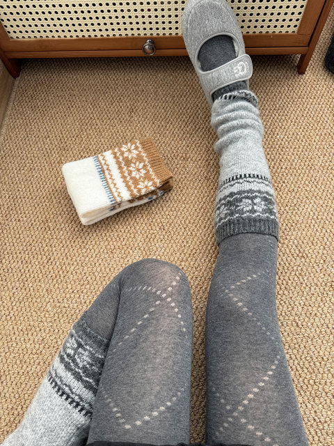 Gray Fair Isle wool pile socks for women autumn and winter 2025 new retro slimming thickened snow boot leg covers