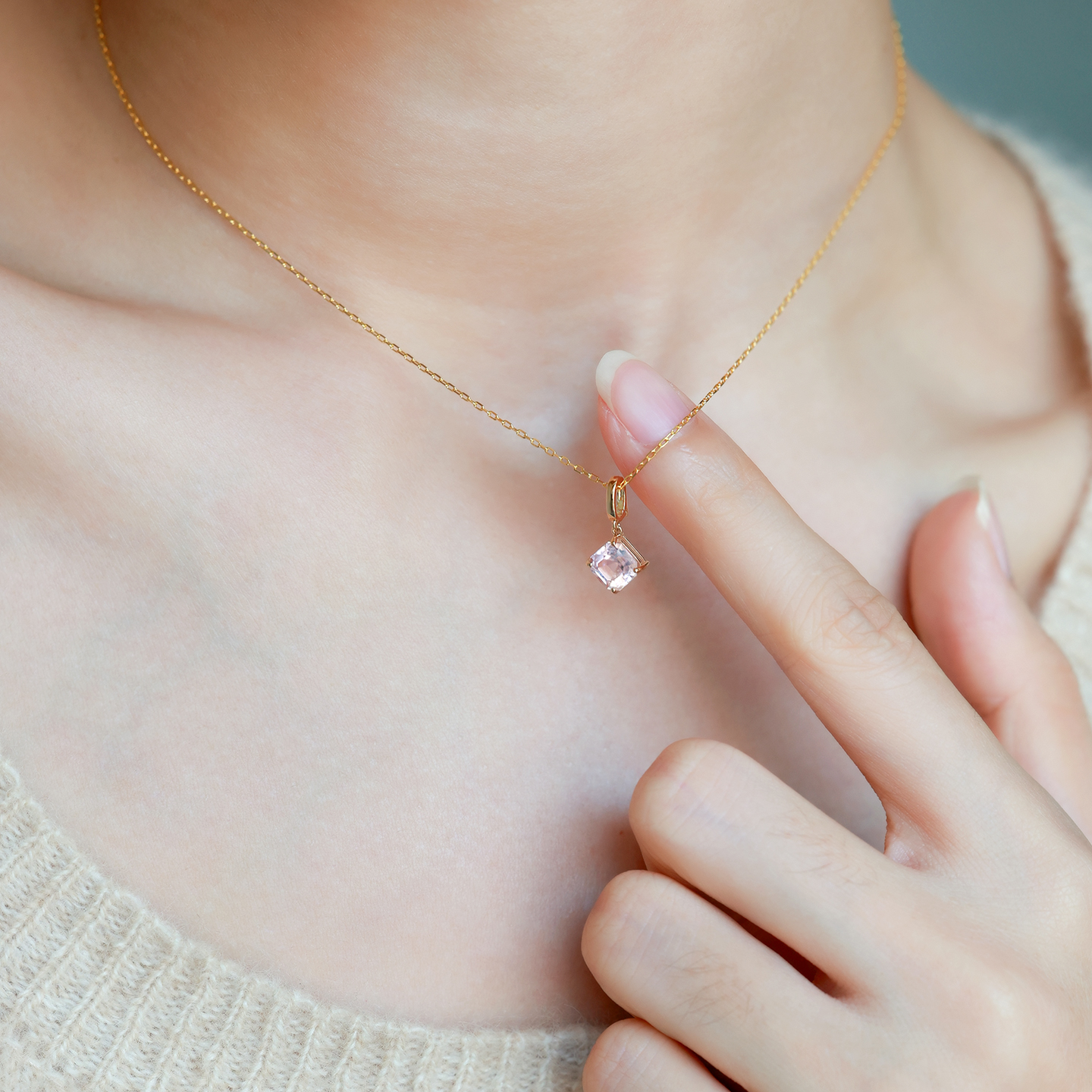 若华珠宝蓝樱满天星皇家蓝宝石弹力手串概述