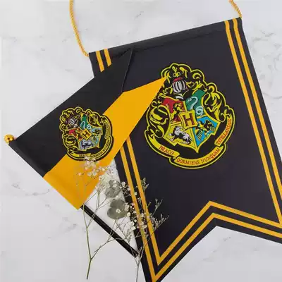 Cinereplicas Harry Potter Genuine Around Christmas Decoration Hogwarts School Emblem Flag Flag