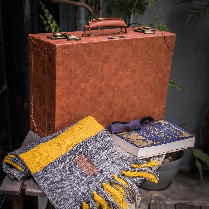 Cinereplicas Fantastic Beasts and Where to Find Them Genuine Peripheral Newt Luggage Suitcase Limited Edition