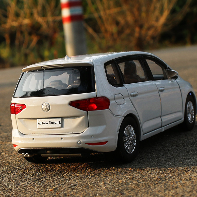 Fostouran L1:32 van MPV six-door sound and light metal alloy toy car model ornaments