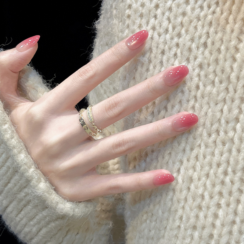 Wearable Short Manicure in Rose Red Gradient, Brightening Cat Eye Effect, 2026 New Style, High-End Nail Stickers, Mei Yi Qianxun