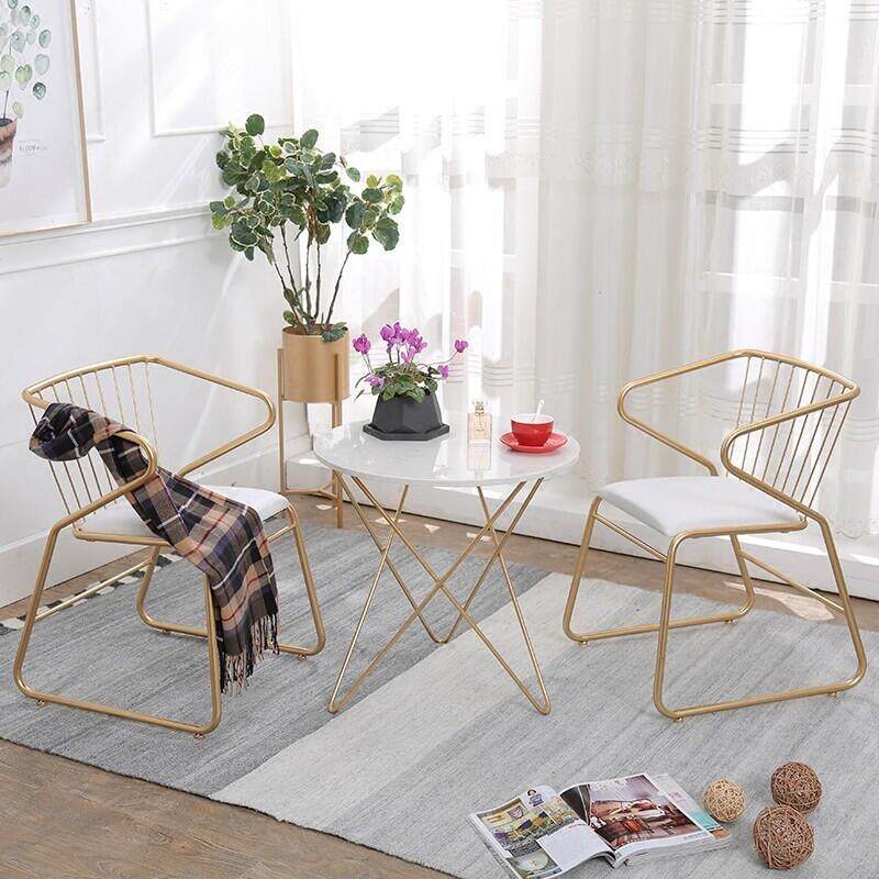 Café table and chairs in talks to receive rest area Leisure bar Water Bar West Restaurant Sweet Milk Tea Shop One Table Two Chairs