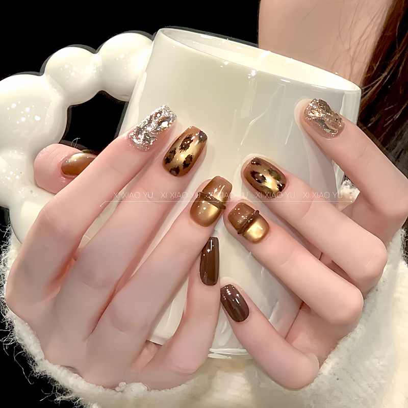 【Vintage Leopard Print】Autumn and Winter Vintage Style Leopard Print Cat-Eye Champagne Rhinestone Embellished Nails That Enhance Complexion and Create an Atmospheric Feel, Purely Handmade Wearable Nails