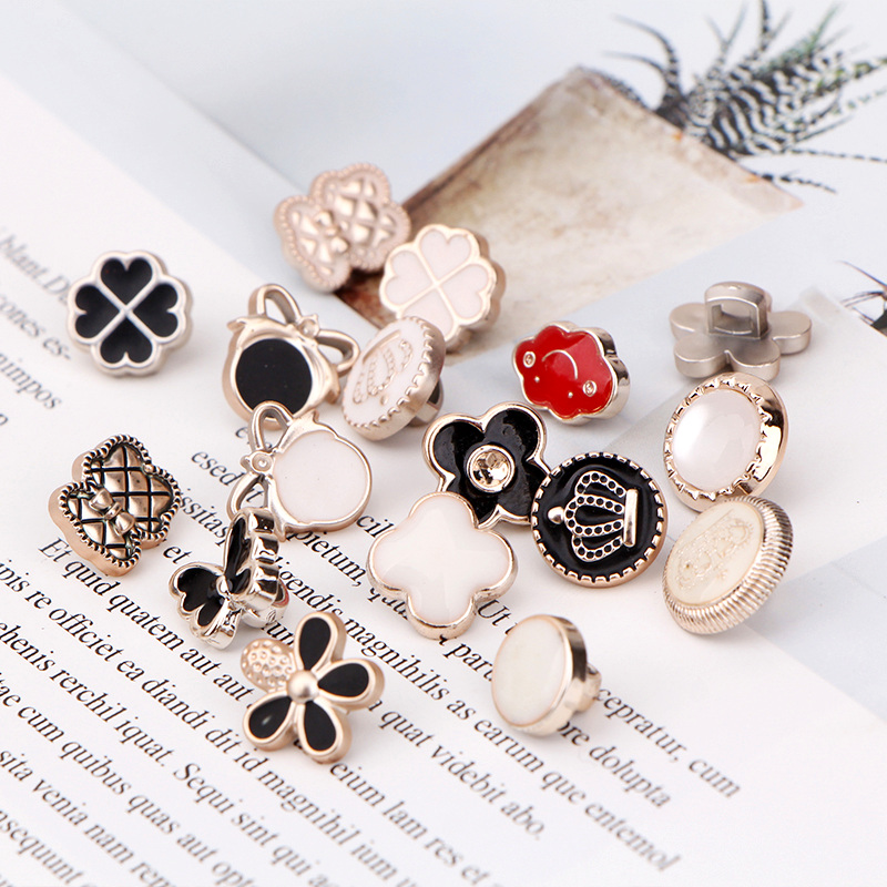 Korean Version Fashion Flower Pattern Home Hand-sewn Plastic Blouse Gold Shirt Collar Gold Skirt Decoration Resin Small Buttons