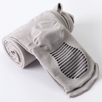 Мелкий серый