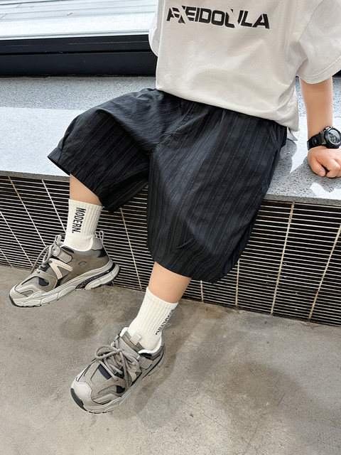 Boys' Shorts Summer 2026 New Stylish and Fashionable Thin Outerwear Summer Children's Boys' Knee-Length Pants Summer Wear