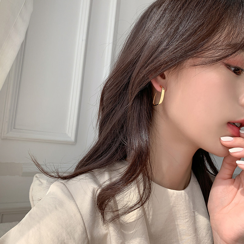 Style High sense Earrings 2021 New wave small crowddesign pure silver earbuds European and American tennis Red Temperament Earrings