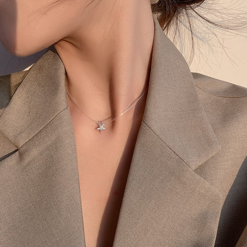 Brief LITTLE FRESH STAR NECKLACE WOMAN SMALL CROWD DESIGN SENSE PERSONALITY TEMPERAMENT INS LUKEWARM WIND PURE SILVER LOCK BONE CHAIN