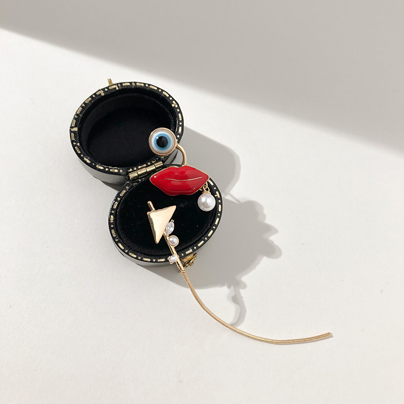 Personality Fun Asymmetry Earrings 2020 New Tide Ear Temperament of the European and American Wind Ear Accessories without earbugles