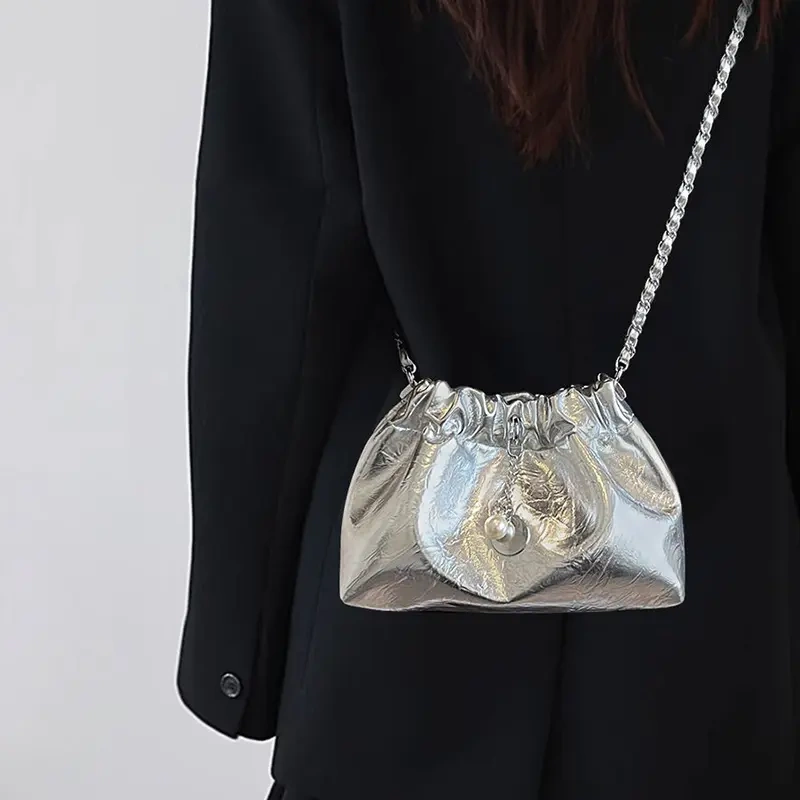 Niche Designer Bags for Women 2025 New Fashion High-End Chain Shoulder Crossbody Bag Pleated Bucket Cloud Bag