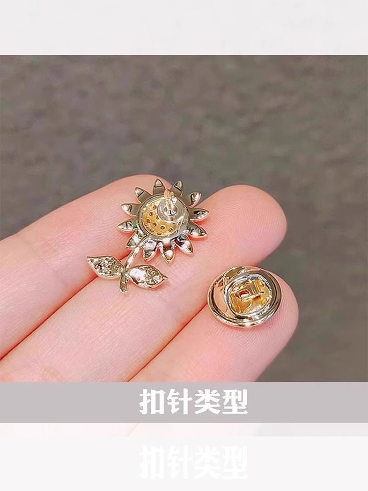Bowknot Anti-Exposure Accessory, High-End Small Brooch for Women, Versatile Summer No-Sew Pin to Fix Clothing Collars, Accessory
