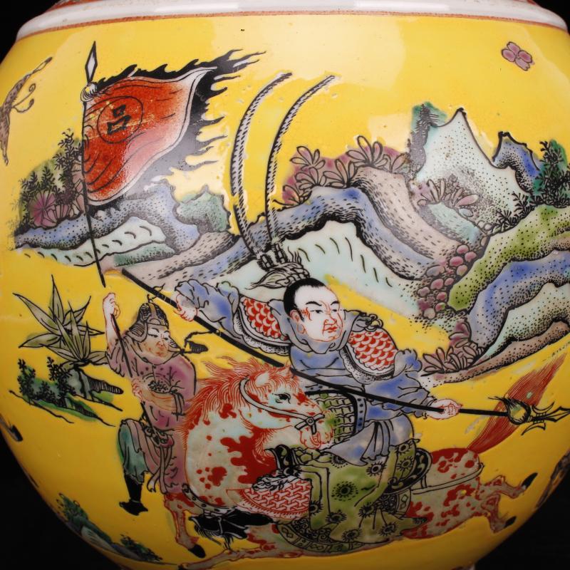 Jingdezhen imitation of kangxi in the the qing dynasty antique vase furnishing articles yellow to three British war lyu3 bu4 TuShang bottles of the Ming and the qing dynasties classical decoration