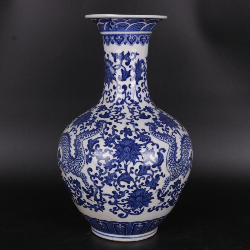 The Qing qianlong in blue and white dragon design applique antique porcelain household of Chinese style furnishing articles old goods collection process