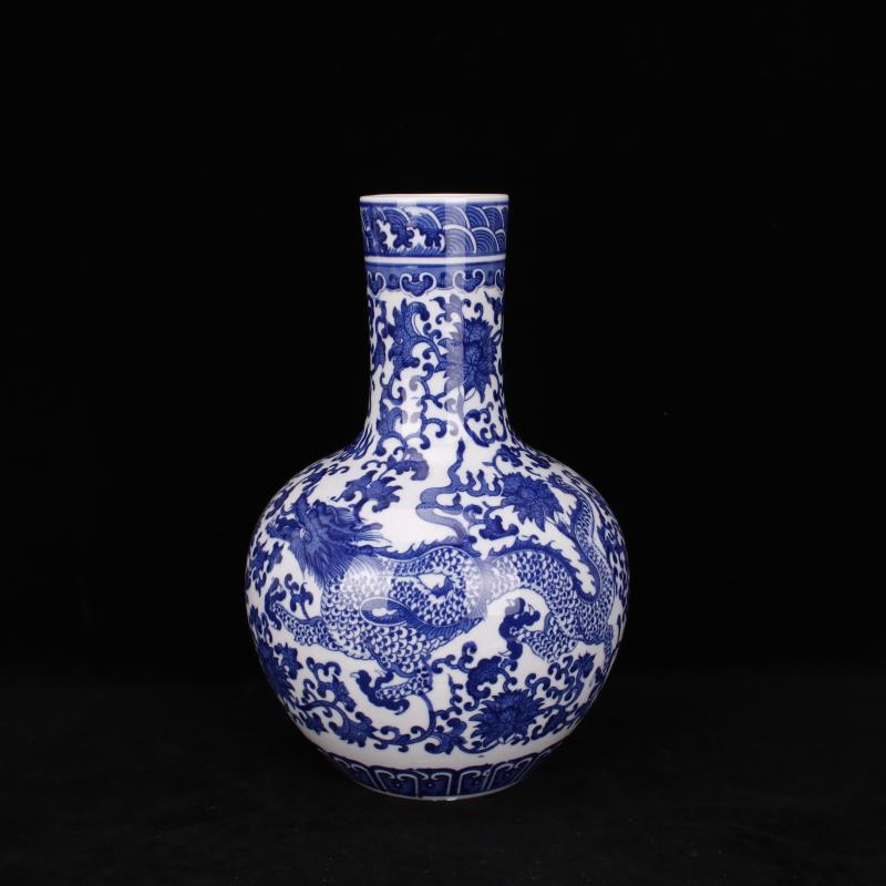 Jingdezhen porcelain dragon reward bottle on the celestial sphere imitation qianlong Chinese classical sitting room porch vase furnishing articles