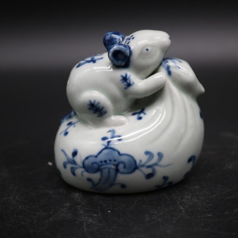 Jingdezhen blue and white YanDi hand - made purse mice water "four supplies ceramics crafts calligraphy ink stone