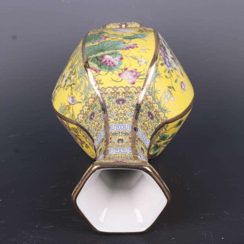 The Qing qianlong see colour enamel painting of flowers and the six - party antique craft porcelain vase household of Chinese style antique penjing collection