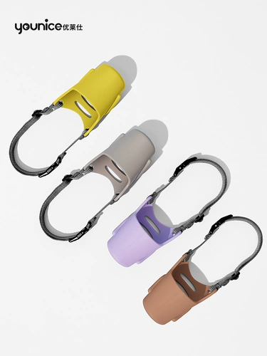 Собачья рта покрывает сетевая красная анти -салона и анти -рождественская плюшевая