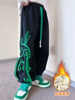 Черный кролик, бархатные штаны