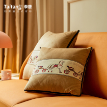 Holding pillows quilted by pillow two-in-one dual-use by folded upscale Four Seasons General Motors Winter thickened