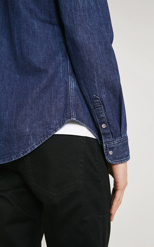 JackJones Jack Jones ra mắt xu hướng mùa xuân cá tính với áo sơ mi denim giản dị - Áo