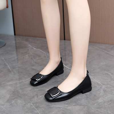 妈妈鞋单鞋真皮软底皮鞋舒适时尚粗跟中年一脚蹬职业白领工作女鞋