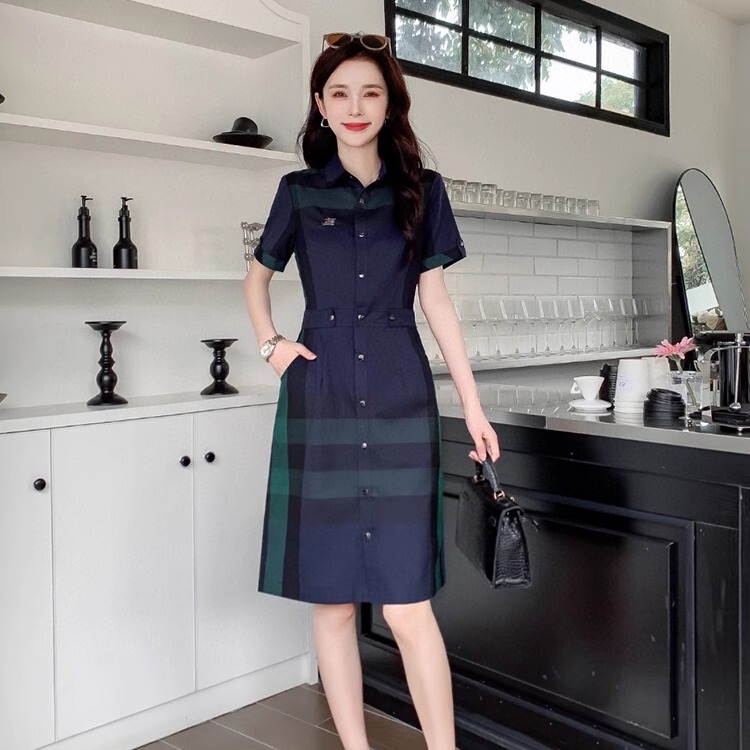 2026 Summer Short-Sleeved High-End British Style Women's Classic Retro Plaid Niche Single-Breasted Polo Dress