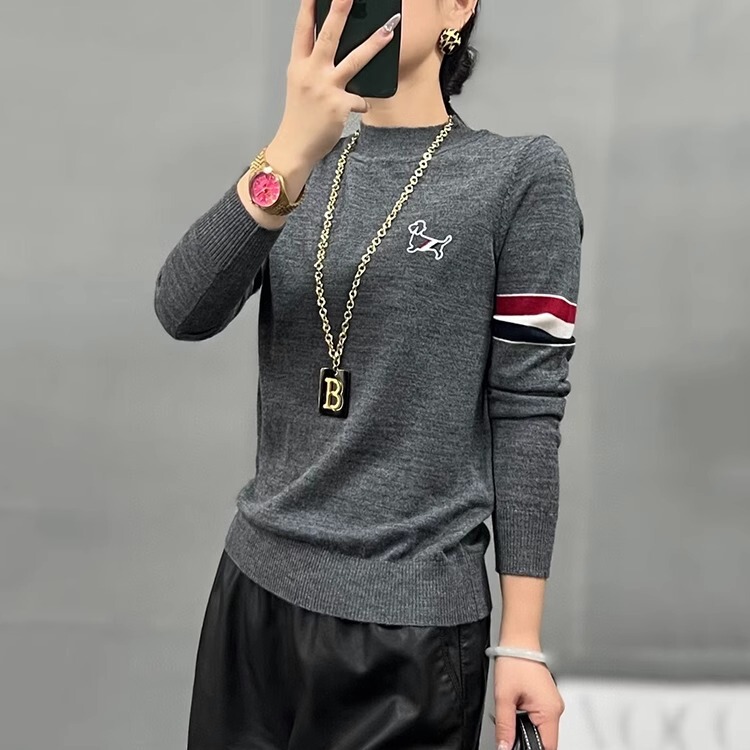 2025 Early Autumn Light Luxury Versatile British Style Striped Solid Color Slimming and Age-Reducing Women's Pullover Half-High Collar Wool Top