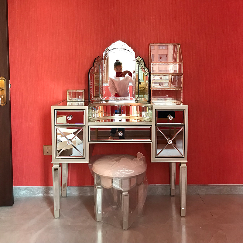 Dressing table net red ins wind cloakroom light luxury makeup table modern minimalist mirror dressing table bay window dressing cabinet