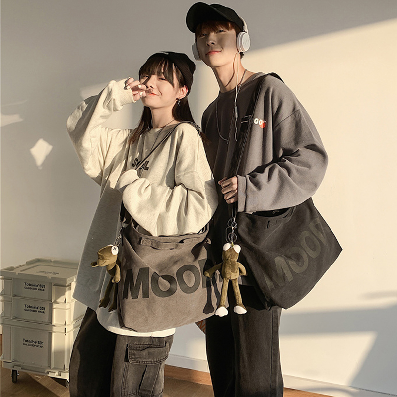 Canvas bag female college students class commuting large-capacity Messenger bag 2022 new all-match ins shoulder tote bag