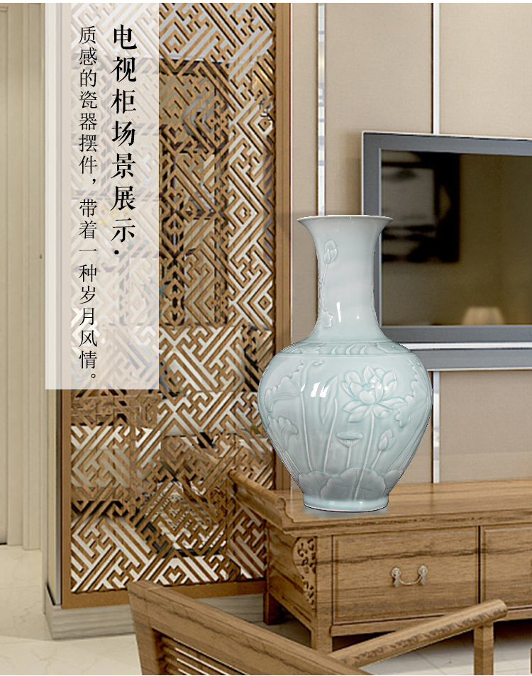 Jingdezhen ceramics shadow blue vase carved sitting room of Chinese style household flower arranging dried flower adornment TV ark, furnishing articles