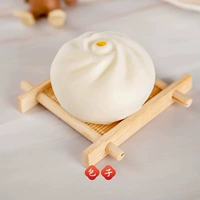 Пытая фаршированная булочка