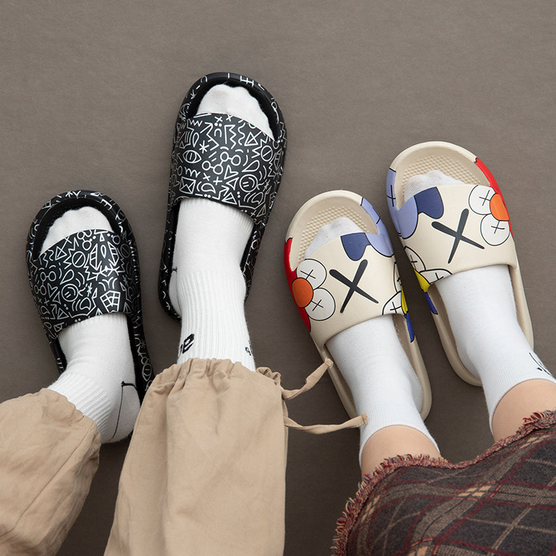 Thick Bottom Men's Slippers Wearing 2021 New Lined Tide Graffiti Lovers Cute Sandals Shoes Men's Room