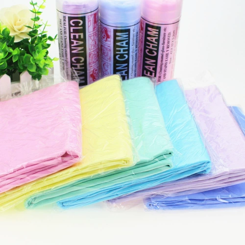 Большое быстросохнущее банное полотенце, хорошо впитывает воду